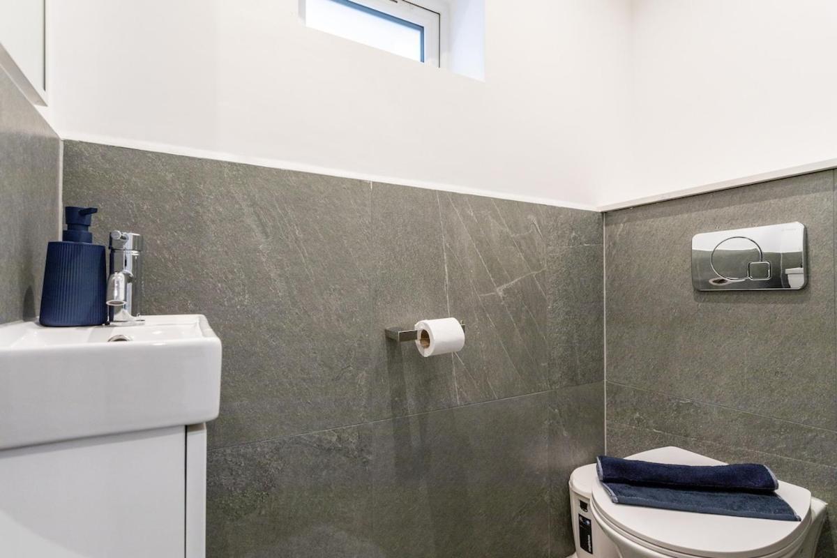 ロンドンStylish 2-Bed Flat In The Heart Of West Hampsteadアパートメント エクステリア 写真